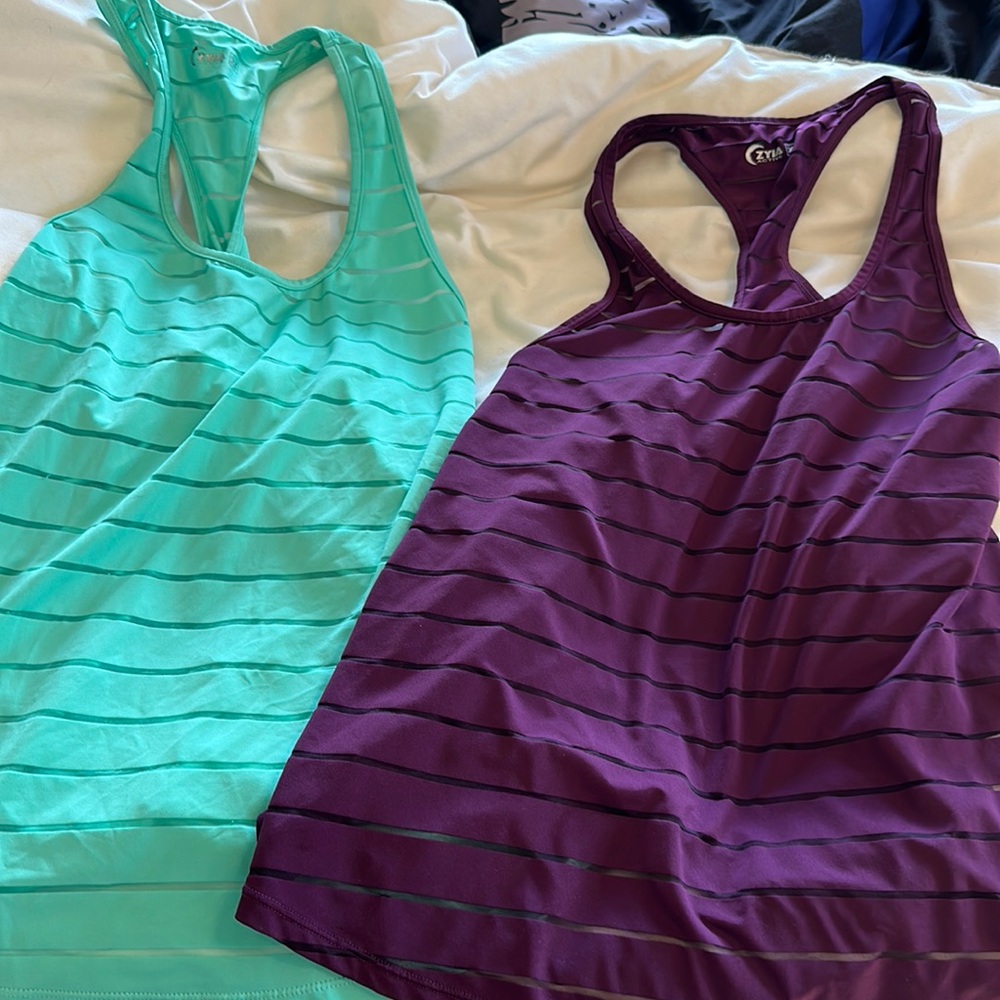 2 zyia brand tank tops size xl